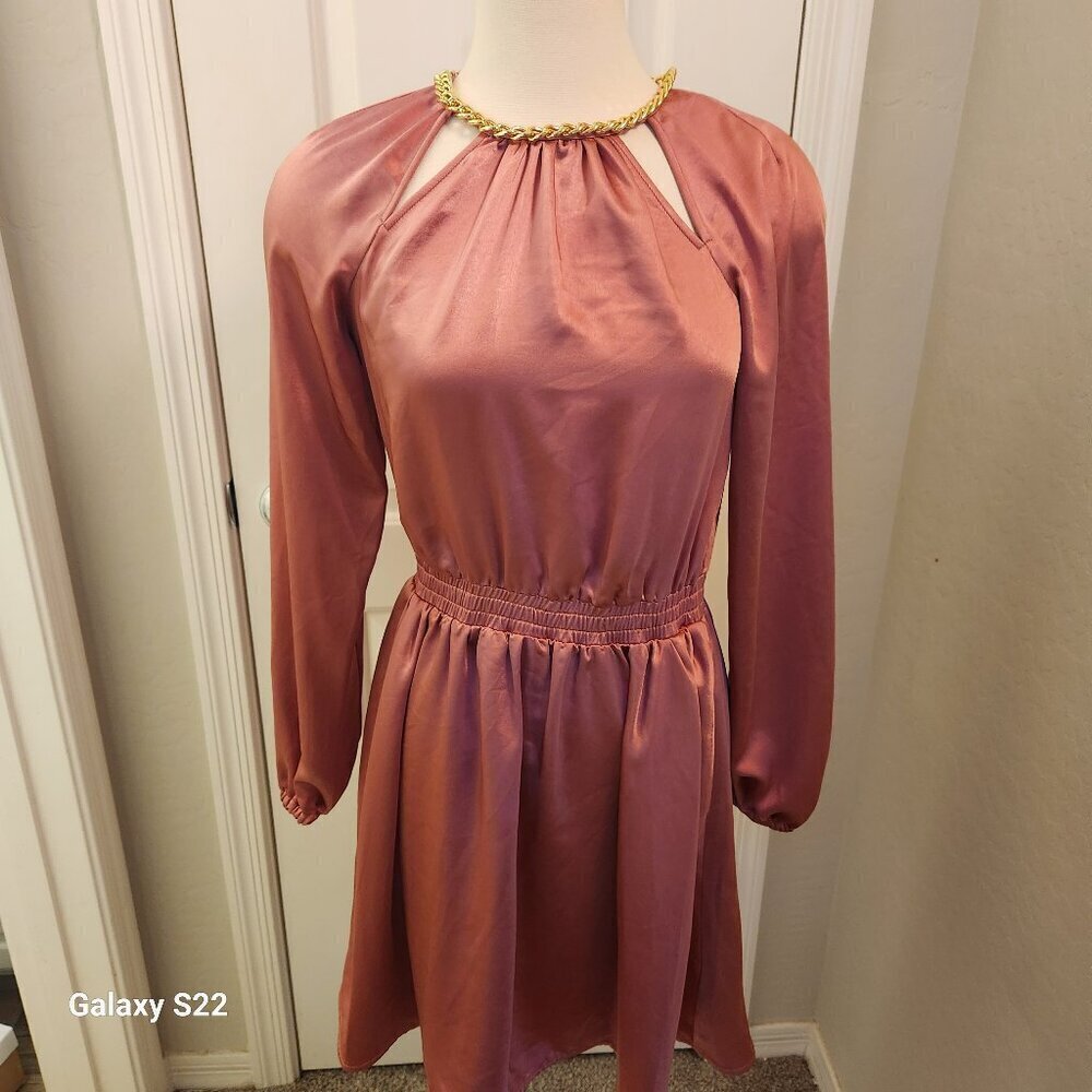 Michael Kors "Dusty Rose" Midi dress. NWT. Size: XS. Easily a Small.